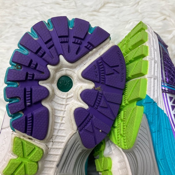 Brooks sneaker size 4 - Picture 5 of 11
